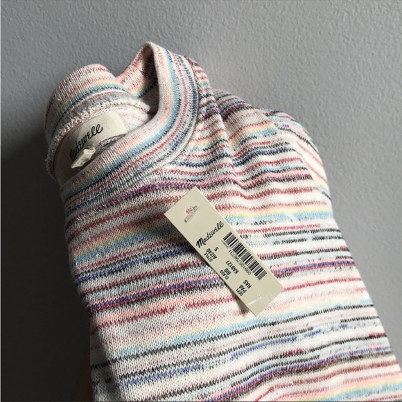 MWL Bubble Sleeve Crop Top - Picture 4 of 6